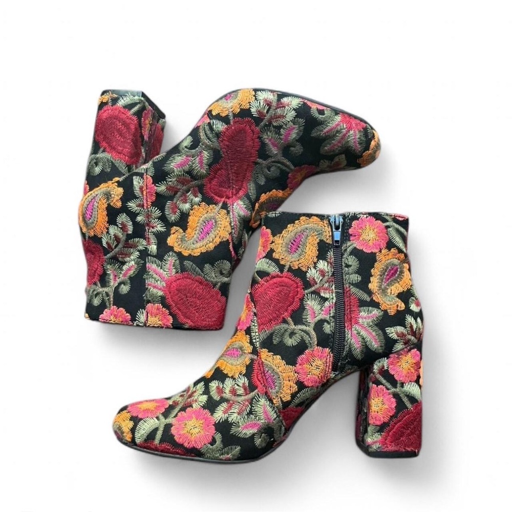MIA Vail Y2K Festival Embroidered Floral Sz 10M Cottagecore Vintage Ankle Boots
